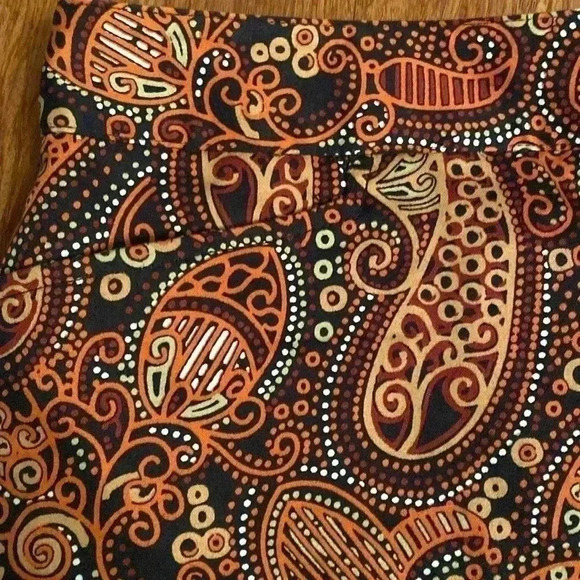 Lady Hagen paisley skort - size 6 - rear zip - pockets - orange color pallet - Picture 2 of 6